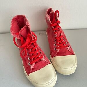 HIGH TOP RED SNEAKER